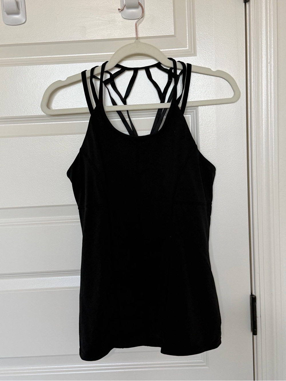 Black Strappy Women's Built-in Bra Active Tank